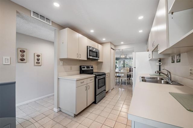 3400 COVE CAY DRIVE 2H, Clearwater, FL 33760