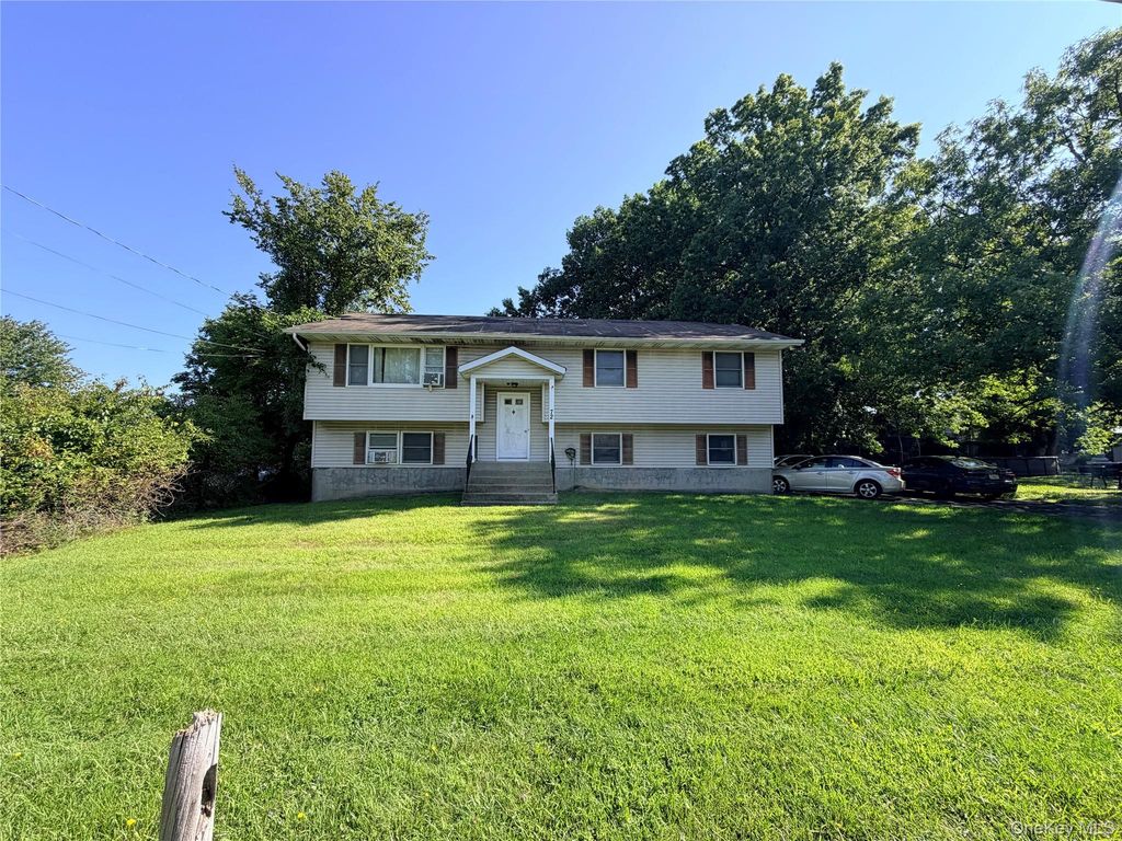 72 Lake Region Boulevard, Monroe, NY 10950 — exterior
