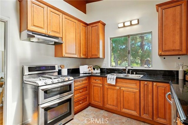 1075 Bryant Road, Long Beach, CA 90815