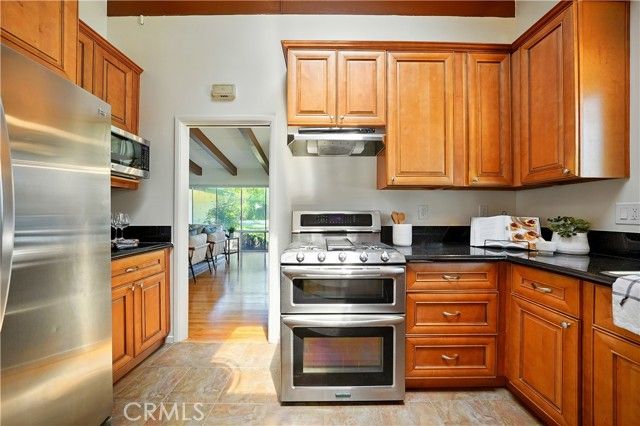 1075 Bryant Road, Long Beach, CA 90815