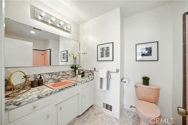 1075 Bryant Road, Long Beach, CA 90815