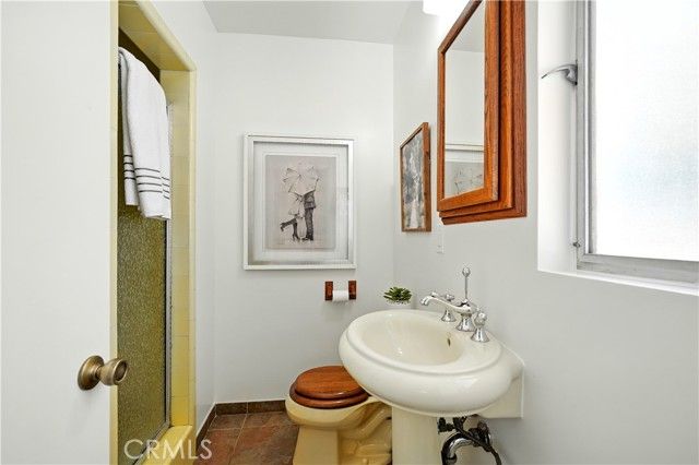 1075 Bryant Road, Long Beach, CA 90815