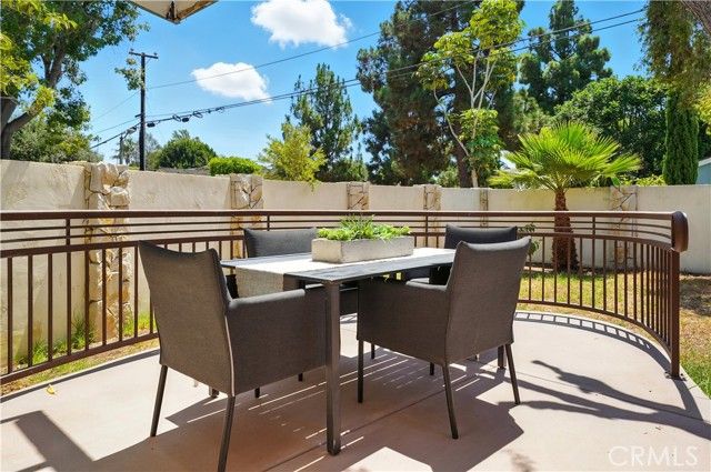 1075 Bryant Road, Long Beach, CA 90815