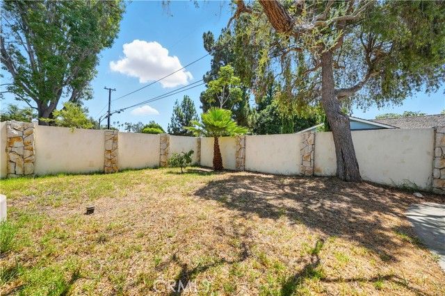 1075 Bryant Road, Long Beach, CA 90815