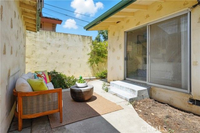 1075 Bryant Road, Long Beach, CA 90815