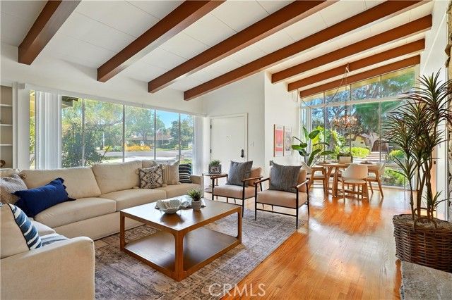 1075 Bryant Road, Long Beach, CA 90815