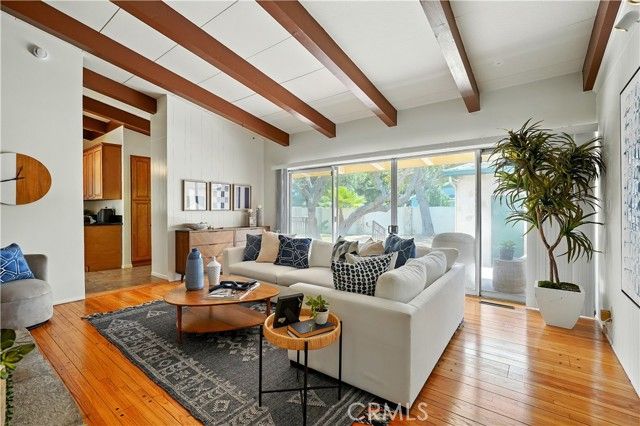 1075 Bryant Road, Long Beach, CA 90815