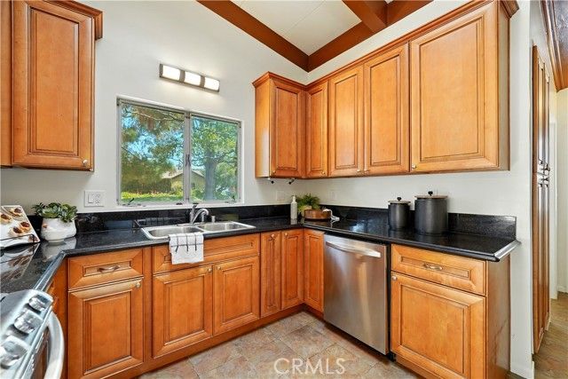 1075 Bryant Road, Long Beach, CA 90815