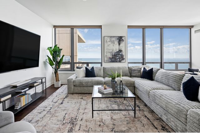 600 N Lake Shore Drive 4211, Chicago, IL 60611