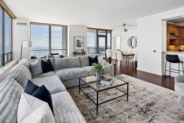 600 N Lake Shore Drive 4211, Chicago, IL 60611