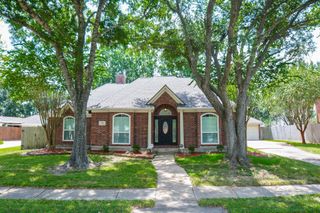 705 Eagle Lakes Drive, Friendswood, TX 77546