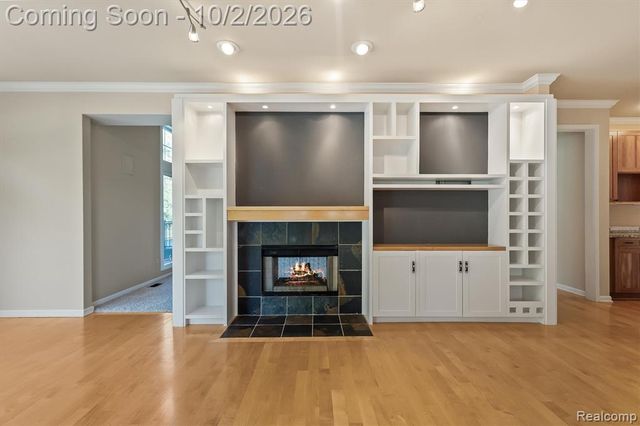 4654 Woodland Hills Drive, Rochester, MI 48306