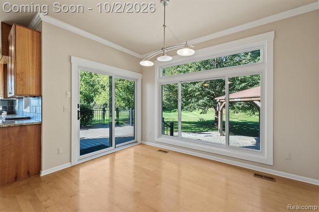 4654 Woodland Hills Drive, Rochester, MI 48306