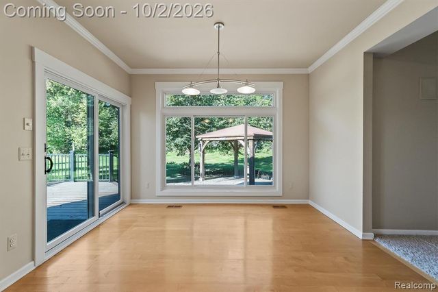 4654 Woodland Hills Drive, Rochester, MI 48306