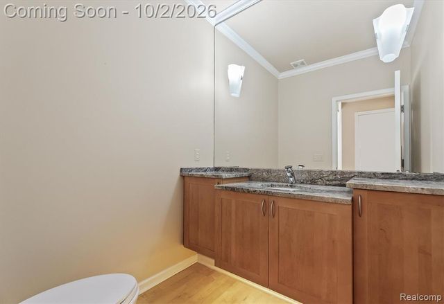 4654 Woodland Hills Drive, Rochester, MI 48306