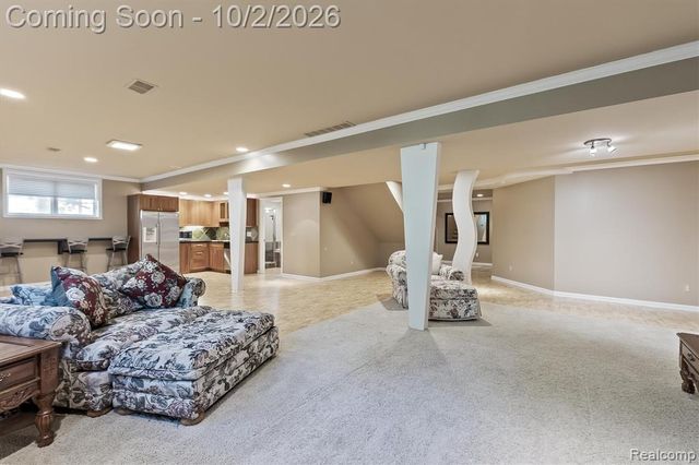 4654 Woodland Hills Drive, Rochester, MI 48306