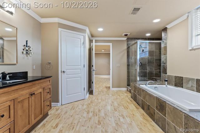 4654 Woodland Hills Drive, Rochester, MI 48306