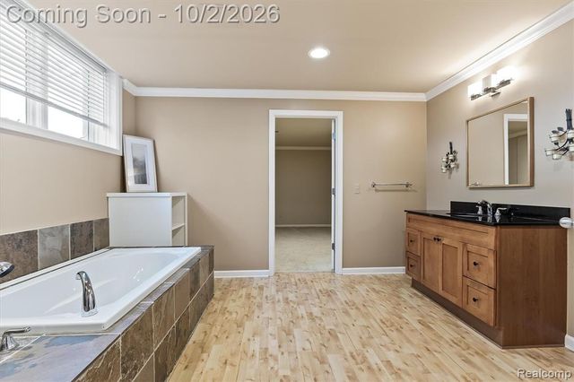 4654 Woodland Hills Drive, Rochester, MI 48306