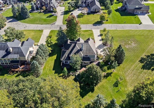 4654 Woodland Hills Drive, Rochester, MI 48306