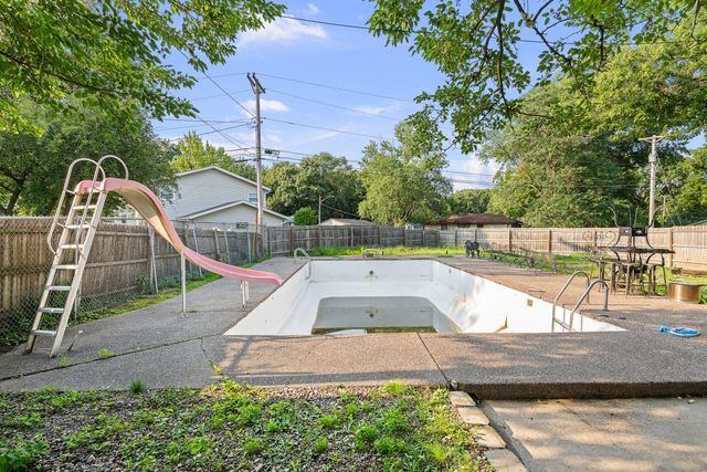 1810 15TH Street, Silvis, IL 61282