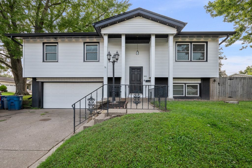 1810 15TH Street, Silvis, IL 61282