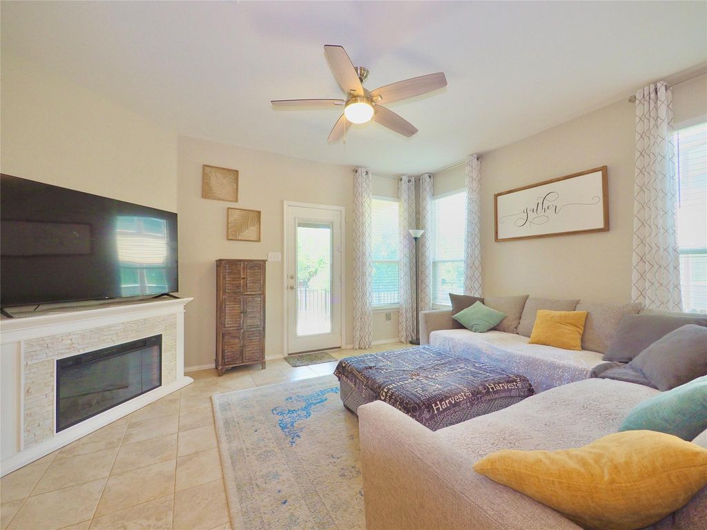201 Sheepshank DR, Georgetown, TX 78633