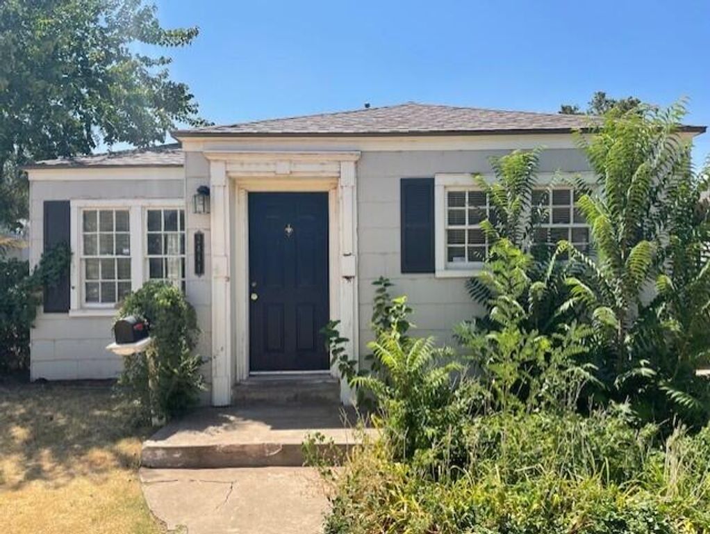 2411 30th Street, Lubbock, TX 79411