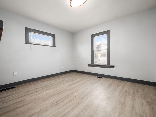 1557 Safford Avenue, Columbus, OH 43223