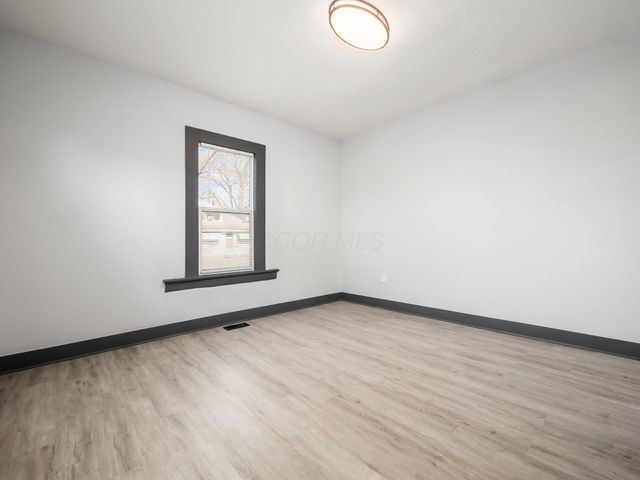 1557 Safford Avenue, Columbus, OH 43223