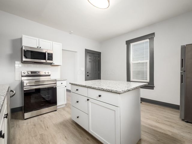 1557 Safford Avenue, Columbus, OH 43223