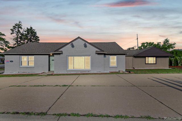 3236 Rochester Road, Troy, MI 48083