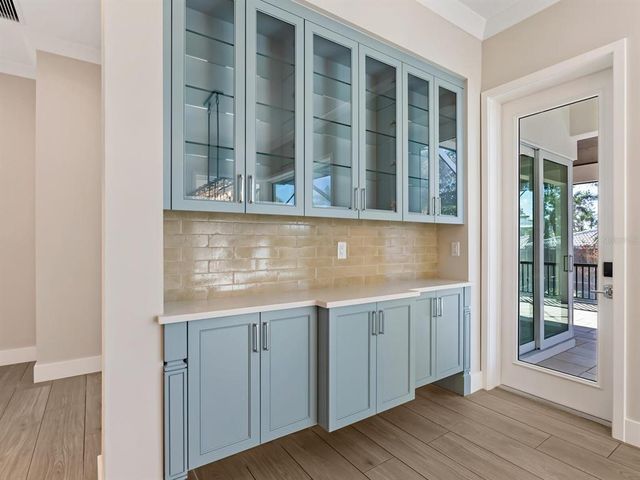 616 MANGROVE POINT ROAD, Siesta Key, FL 34242