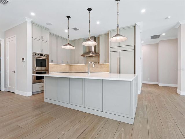 616 MANGROVE POINT ROAD, Siesta Key, FL 34242