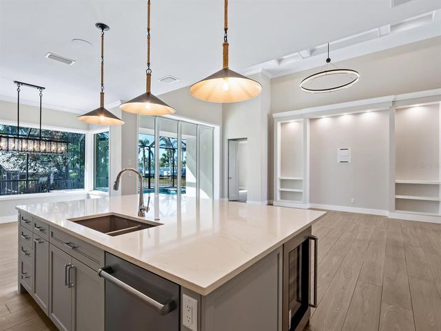 616 MANGROVE POINT ROAD, Siesta Key, FL 34242
