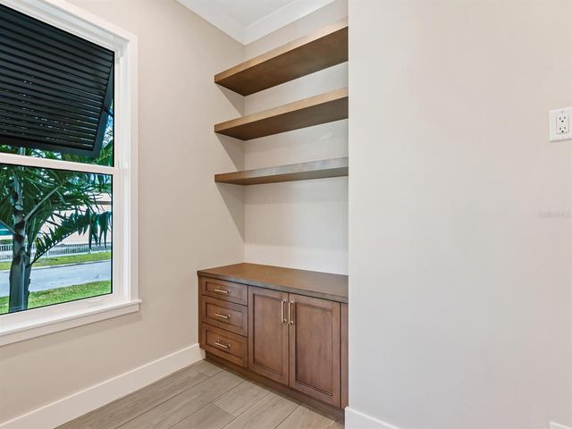 616 MANGROVE POINT ROAD, Siesta Key, FL 34242
