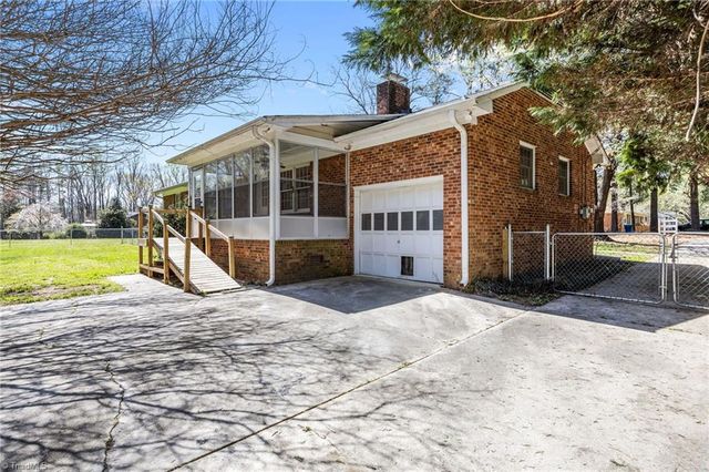 523 & 525 Carlann Valley Road, Mcleansville, NC 27301