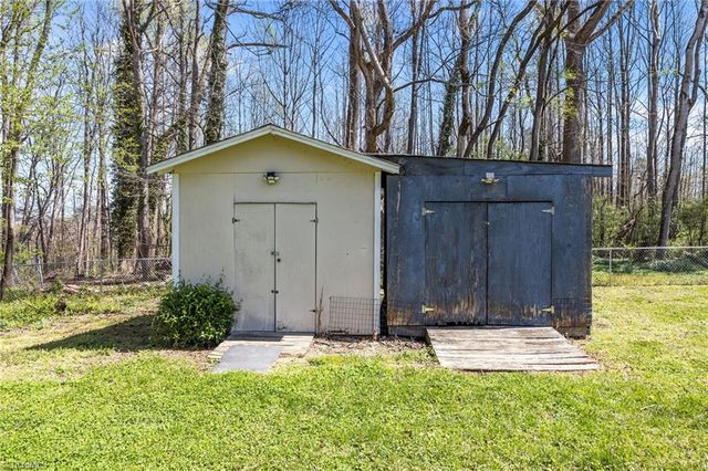 523 & 525 Carlann Valley Road, Mcleansville, NC 27301