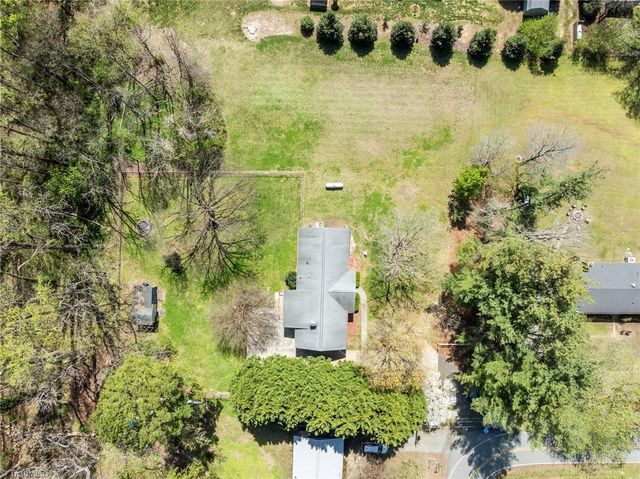 523 & 525 Carlann Valley Road, Mcleansville, NC 27301