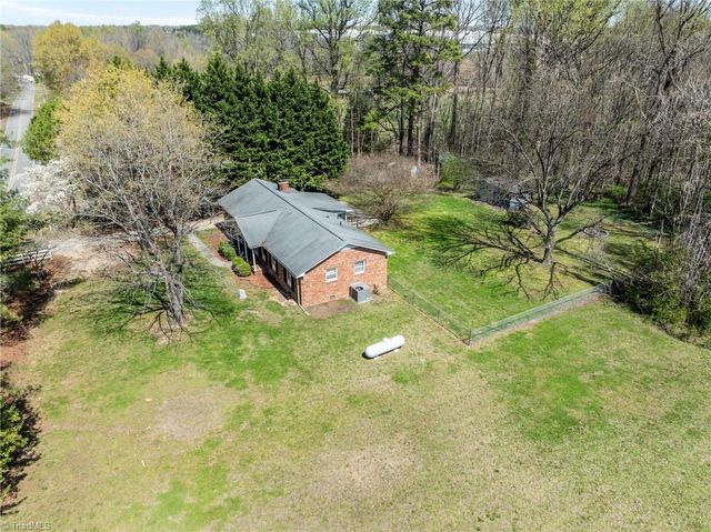 523 & 525 Carlann Valley Road, Mcleansville, NC 27301