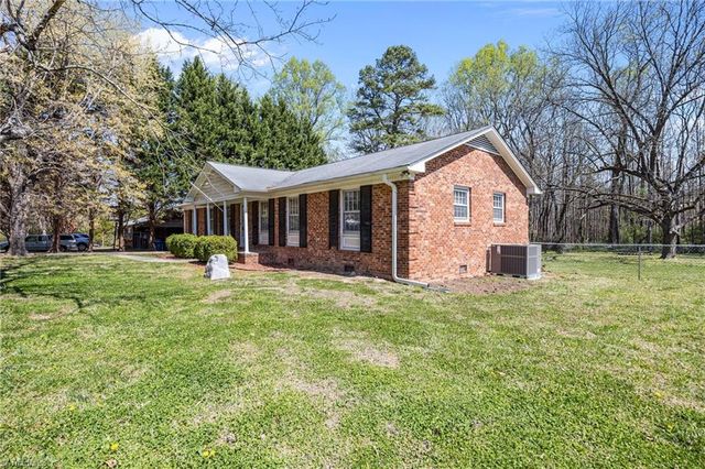 523 & 525 Carlann Valley Road, Mcleansville, NC 27301