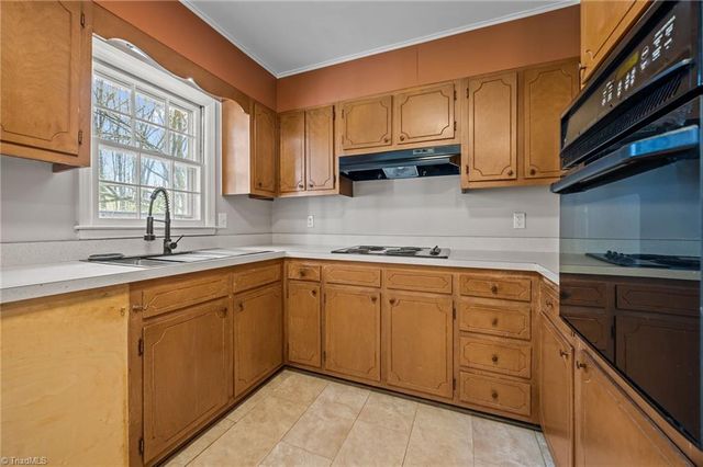 523 & 525 Carlann Valley Road, Mcleansville, NC 27301