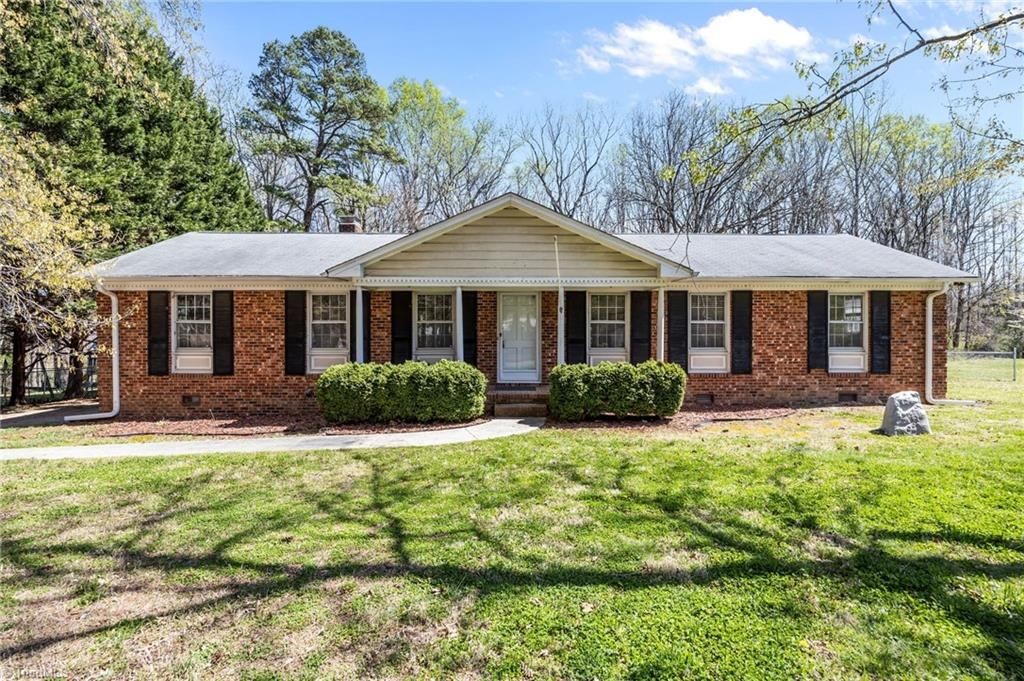 523 & 525 Carlann Valley Road, Mcleansville, NC 27301