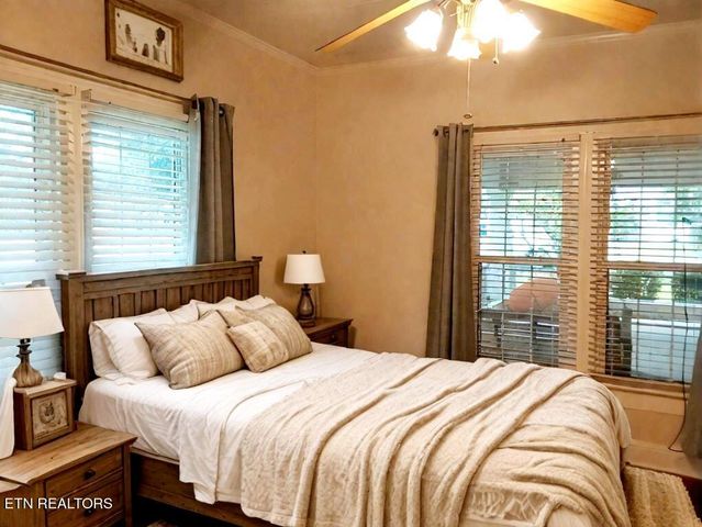 824 Pennsylvania Avenue, Etowah, TN 37331
