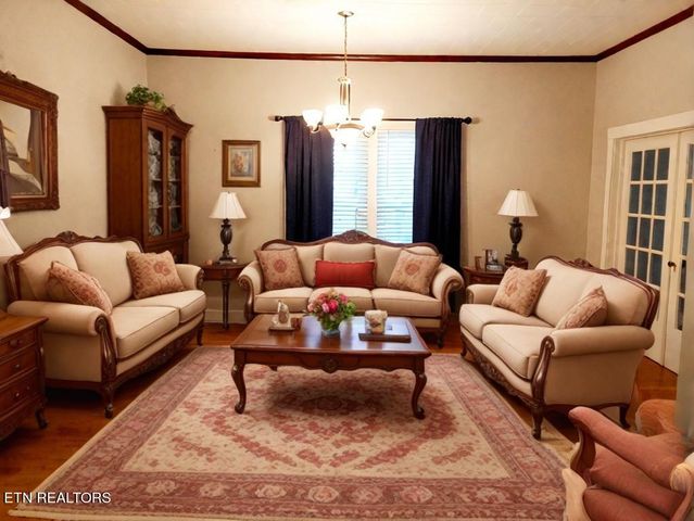 824 Pennsylvania Avenue, Etowah, TN 37331