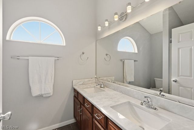 4021 Falconswalk Court 14, Stow, OH 44224