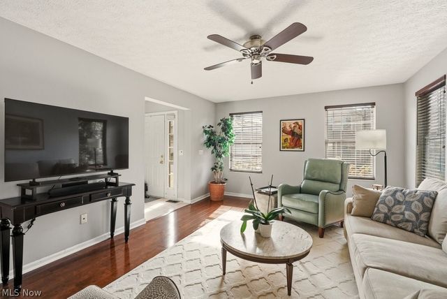 4021 Falconswalk Court 14, Stow, OH 44224