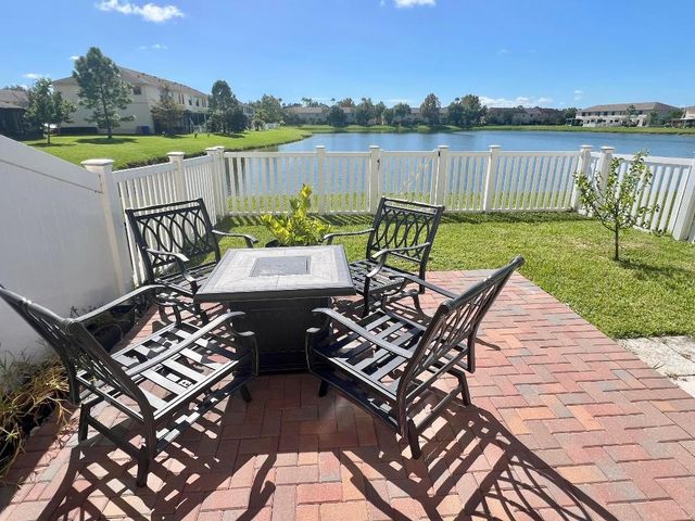 9854 E Villa Circle, Vero Beach, FL 32966