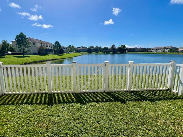 9854 E Villa Circle, Vero Beach, FL 32966