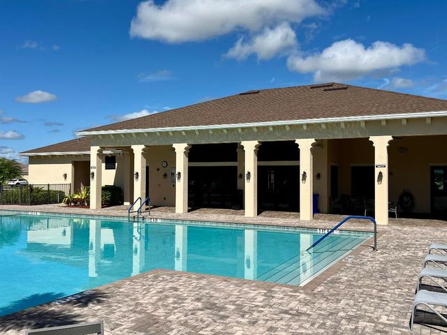 9854 E Villa Circle, Vero Beach, FL 32966