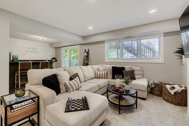 503 Highland Drive, Chanhassen, MN 55317